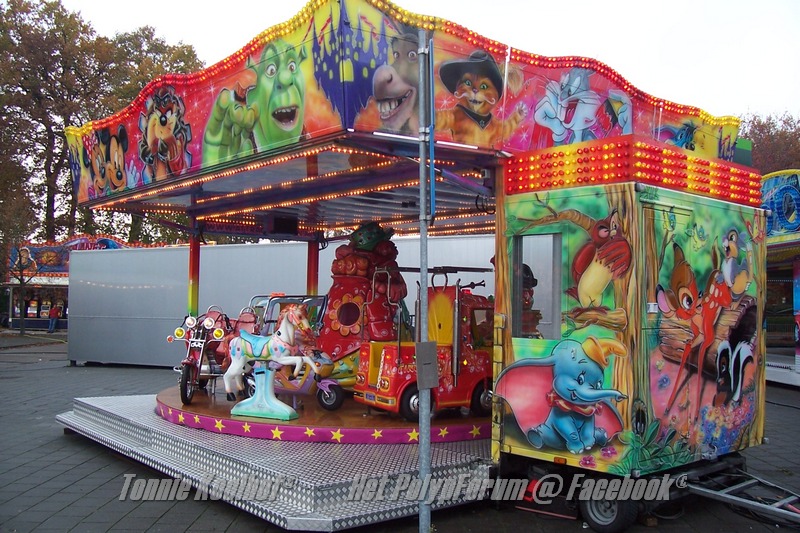 Draaimolen op festival in Gelderland