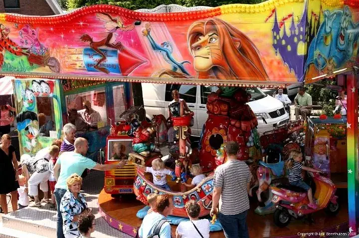 Romeyn Verhuur draaimolen – kinderattractie huren Nederland