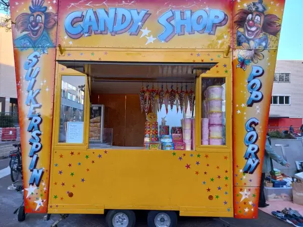 Suikerspinkraam huren – zoete suikerspin en popcorn voor elk feest